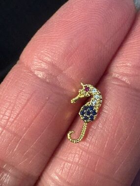 Nose Ring- Stud 20G Copper   Zirconia Sea Horse   L-Shaped Nose Ring